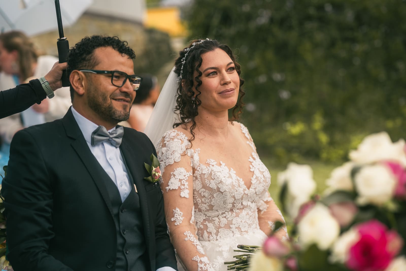 Novios en la Hacienda Villa Margarita, La Calera, con el paisaje del mirador de fondo