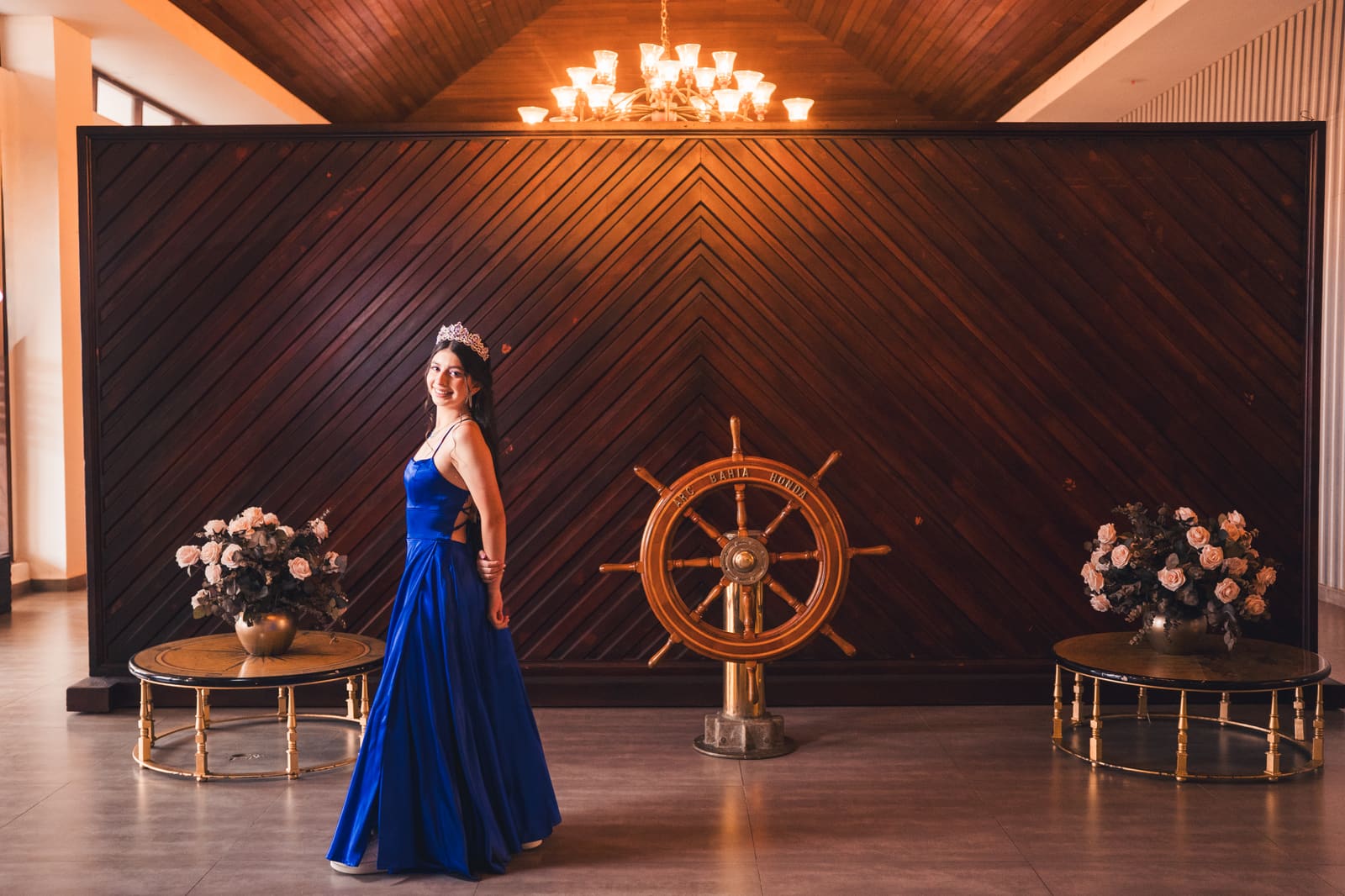 Detalle del vestido de Juana antes de la fiesta