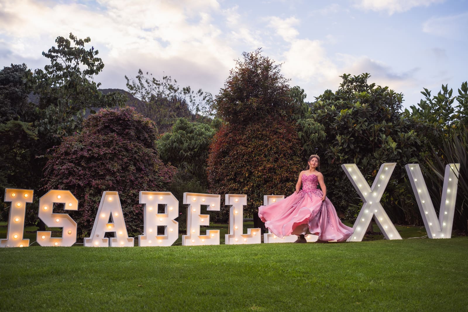 Reacción de los invitados durante la sorpresa de baile
