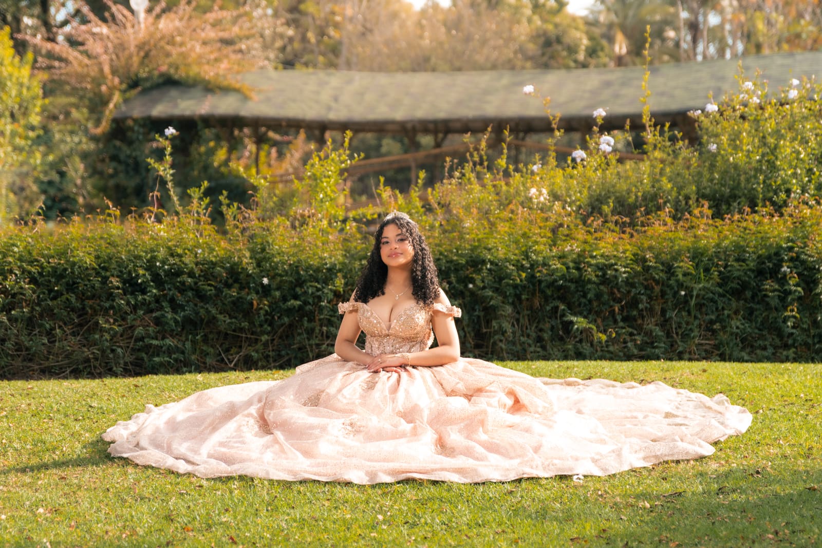 María Teresa en el Jardín Botánico de Bogotá durante el atardecer