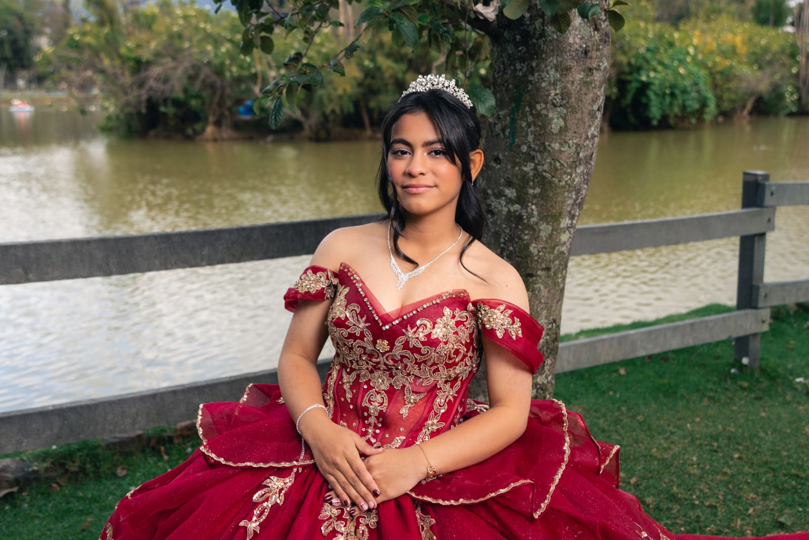 Sesión de 15 de Khamila en el Parque de los Novios: con un elemento de la producción